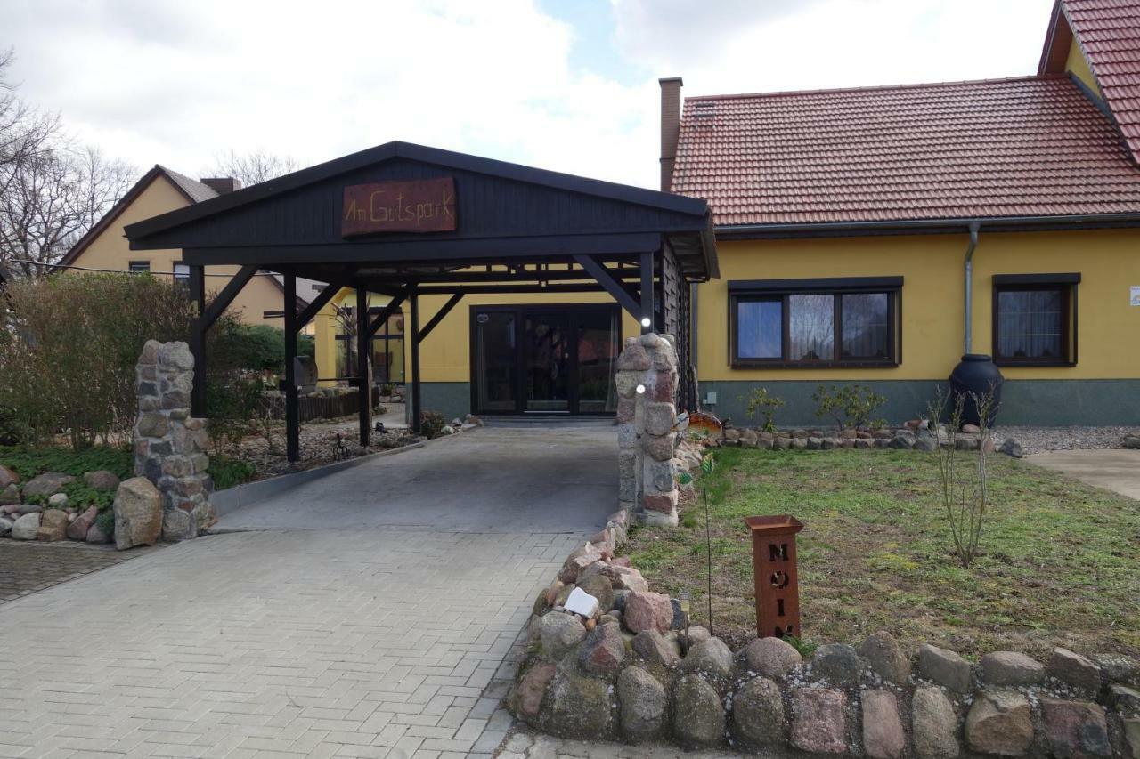 Ferienhaus "Am Gutspark" Alt Tucheband Zewnętrze zdjęcie